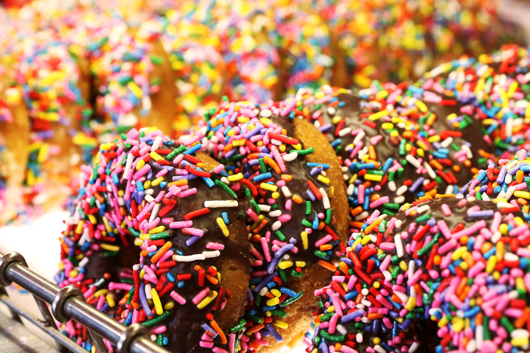 050218-qct-fea-donuts 002